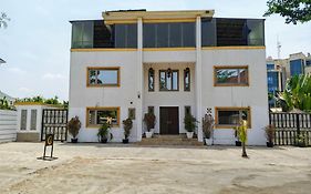 Zamin Suites